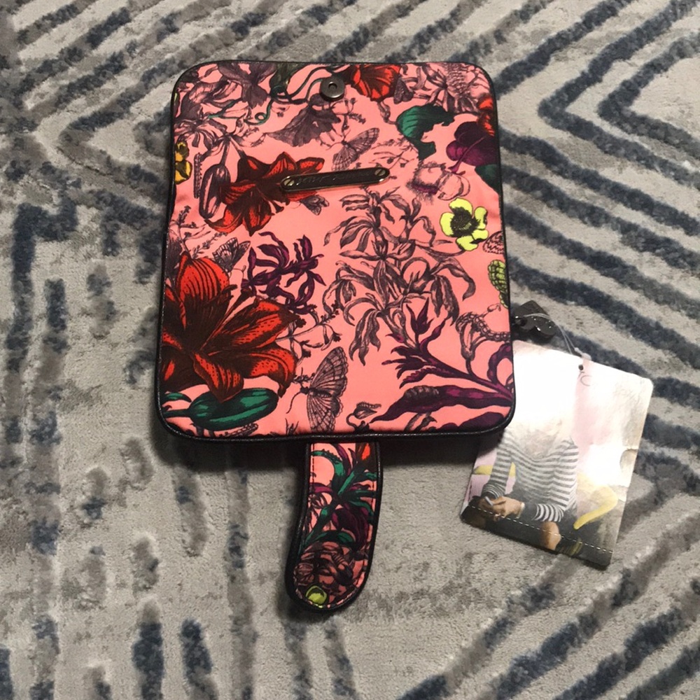 Betsey Johnson Jewelry Roll Wild Flower Bag